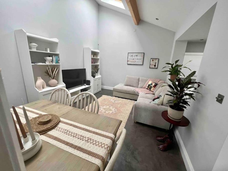Leilighet Private Garden Oasis In